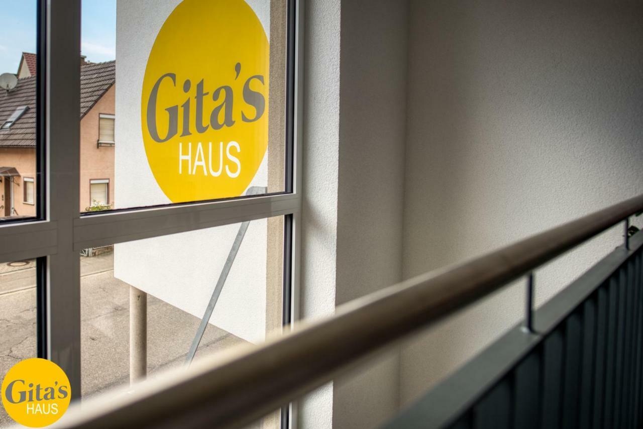 러스트 Gita'S Haus 아파트 호텔 외부 사진
